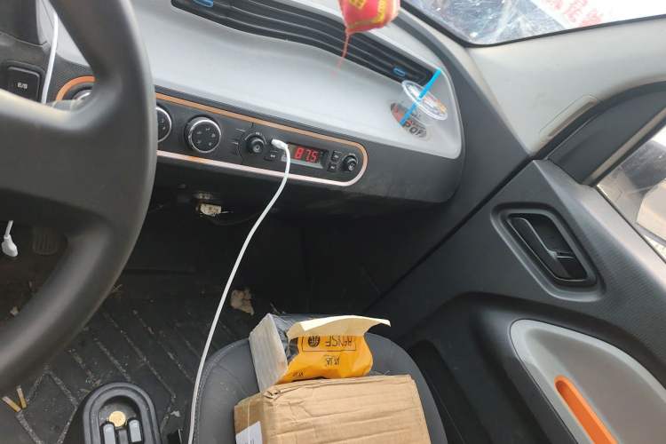 Used Wuling Hongguang MINIEV 2020 Enjoy Edition Lithium-Ion Battery Audio And AC Panel