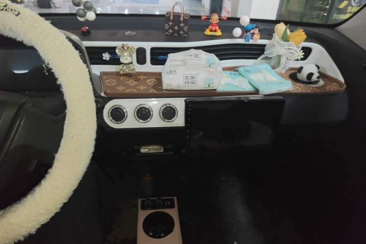 Used Wuling Hongguang MINIEV 2020 Enjoy Edition Lithium-Ion Battery Audio And AC Panel
