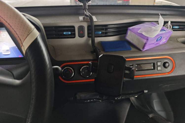 Used Wuling Hongguang MINIEV 2020 Enjoyment Model Lithium Iron Phosphate Audio And AC Panel