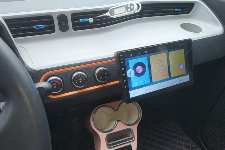 Used Wuling Hongguang MINIEV 2020 Freedom Version Lithium Iron Phosphate Audio And AC Panel