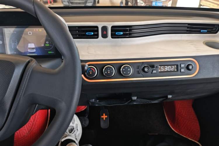 Used Wuling Hongguang MINIEV 2020 Zizai Version Lithium-NMC Audio And AC Panel