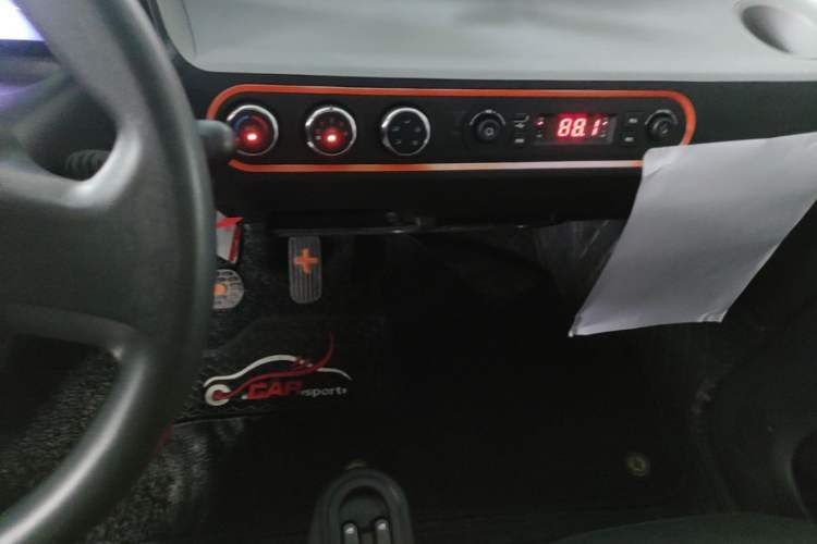 Used Wuling Hongguang MINIEV 2020 Enjoyment Model Lithium Iron Phosphate Audio And AC Panel