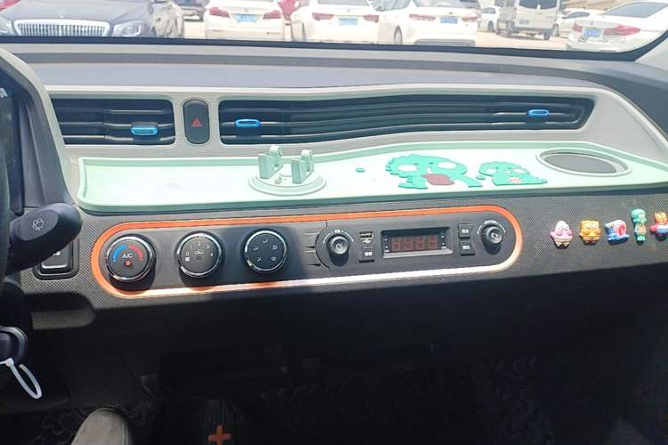 Used Wuling Hongguang MINIEV 2020 Freedom Version Lithium Iron Phosphate Audio And AC Panel
