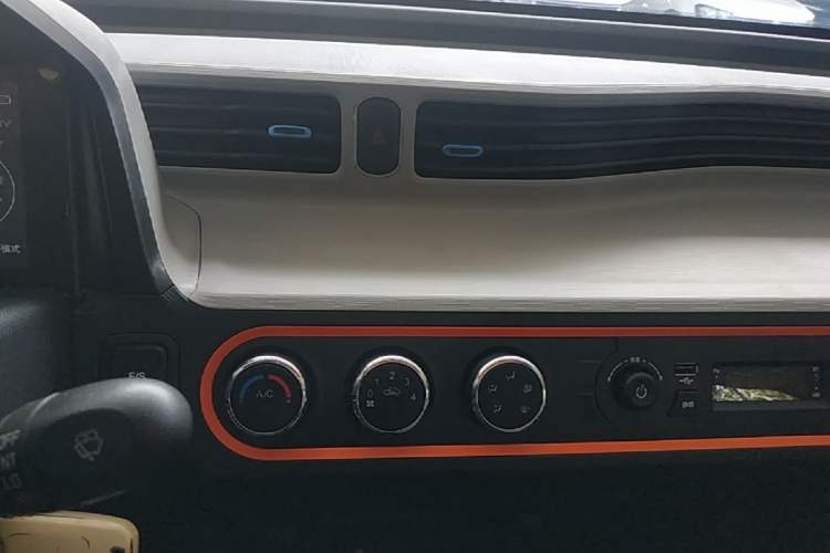 Used Wuling Hongguang MINIEV 2020 Enjoyment Model Lithium Iron Phosphate Audio And AC Panel