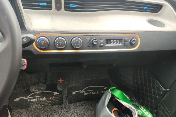 Used Wuling Hongguang MINIEV 2020 Zizai Version Lithium-NMC Audio And AC Panel