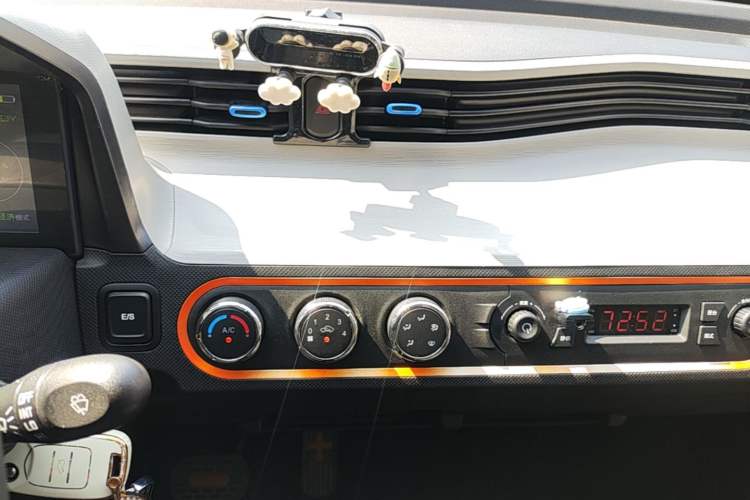Used Wuling Hongguang MINIEV 2020 Freedom Version Lithium Iron Phosphate Audio And AC Panel