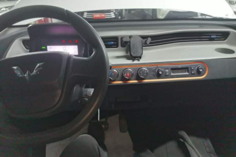 Used Wuling Hongguang MINIEV 2020 Freedom Version Lithium Iron Phosphate Audio And AC Panel