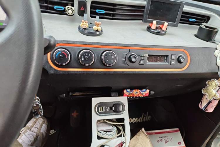 Used Wuling Hongguang MINIEV 2020 Zizai Version Lithium-NMC Audio And AC Panel