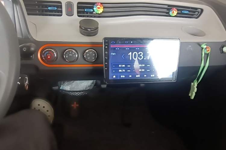 Used Wuling Hongguang MINIEV 2020 Enjoyment Model Lithium Iron Phosphate Audio And AC Panel