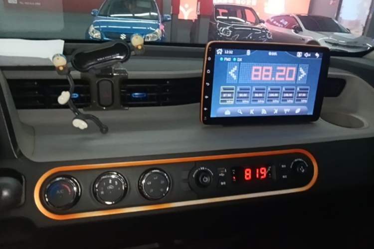 Used Wuling Hongguang MINIEV 2020 Enjoyment Model Lithium Iron Phosphate Audio And AC Panel