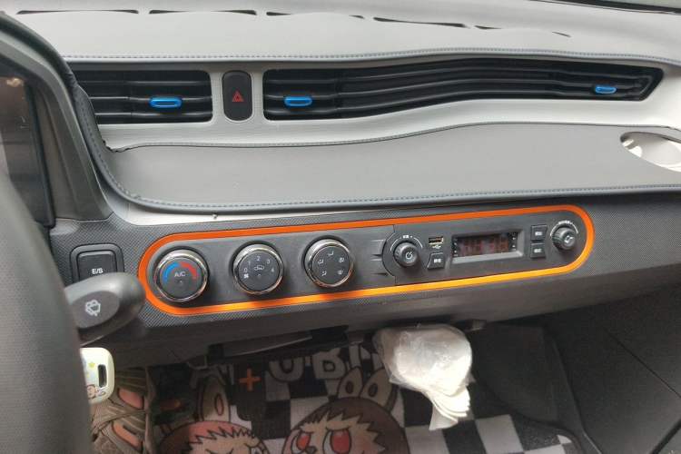 Used Wuling Hongguang MINIEV 2020 Enjoyment Model Lithium Iron Phosphate Audio And AC Panel