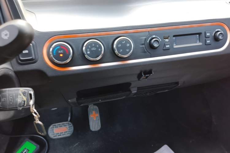 Used Wuling Hongguang MINIEV 2020 Enjoyment Model Lithium Iron Phosphate Audio And AC Panel