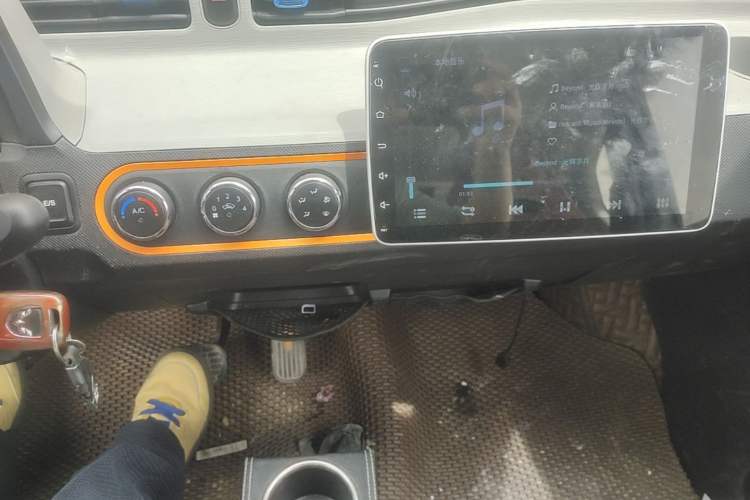 Used Wuling Hongguang MINIEV 2020 Zizai Version Lithium-NMC Audio And AC Panel
