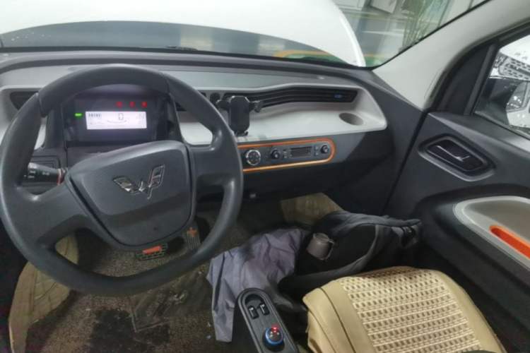 Used Wuling Hongguang MINIEV 2020 Freedom Version Lithium Iron Phosphate Audio And AC Panel