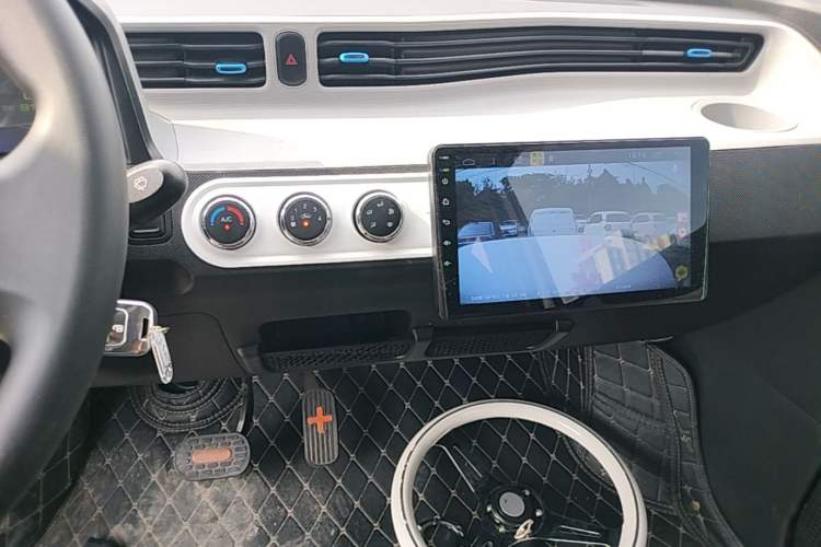 Used Wuling Hongguang MINIEV 2020 Zizai Version Lithium-NMC Audio And AC Panel