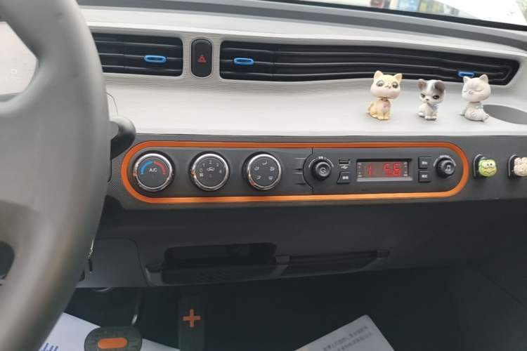 Used Wuling Hongguang MINIEV 2020 Enjoyment Model Lithium Iron Phosphate Audio And AC Panel