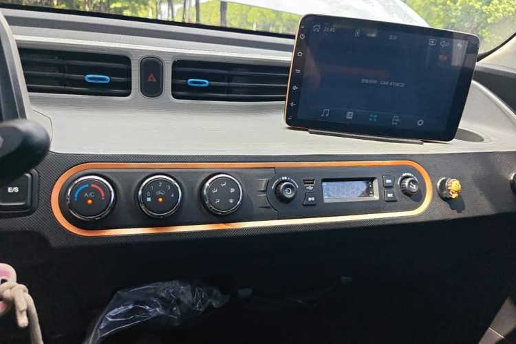 Used Wuling Hongguang MINIEV 2020 Zizai Version Lithium-NMC Audio And AC Panel
