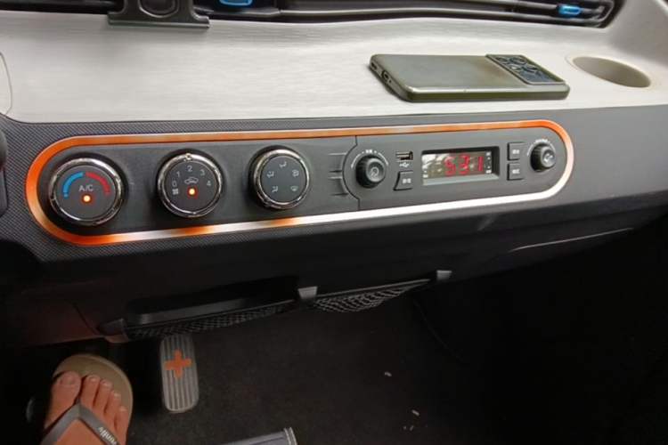 Used Wuling Hongguang MINIEV 2020 Freedom Version Lithium Iron Phosphate Audio And AC Panel