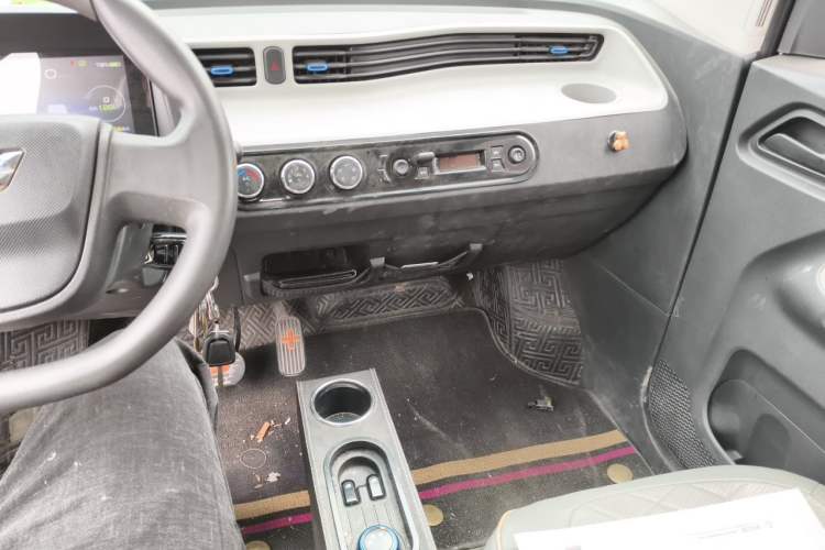 Used Wuling Hongguang MINIEV 2020 Enjoyment Model Lithium Iron Phosphate Audio And AC Panel