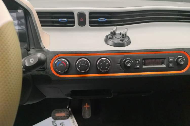 Used Wuling Hongguang MINIEV 2020 Enjoyment Model Lithium Iron Phosphate Audio And AC Panel