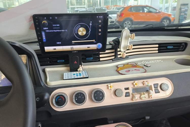 Used Wuling Hongguang MINIEV 2020 Enjoyment Model Lithium Iron Phosphate Audio And AC Panel