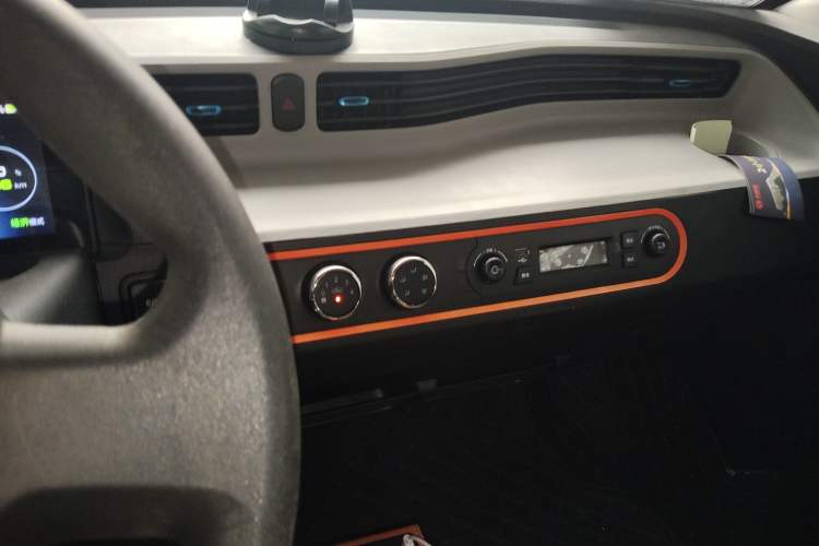 Used Wuling Hongguang MINIEV 2020 Freedom Version Lithium Iron Phosphate Audio And AC Panel