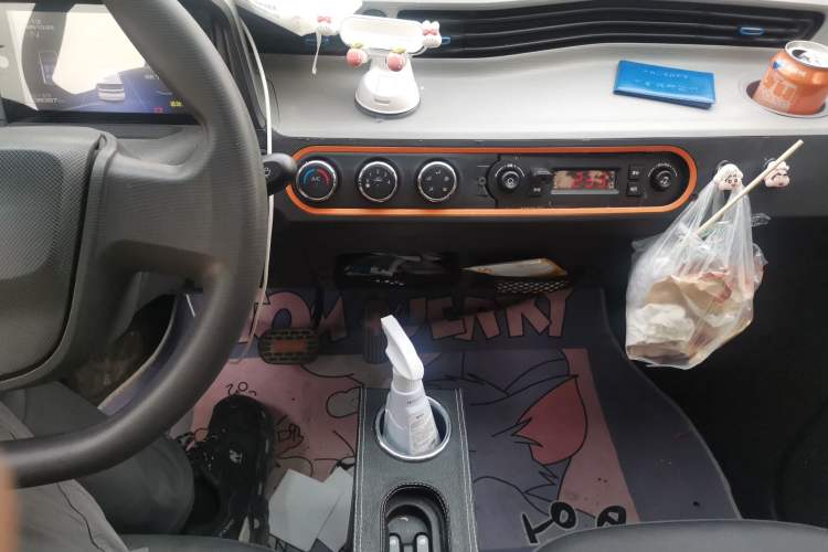 Used Wuling Hongguang MINIEV 2020 Enjoyment Model Lithium Iron Phosphate Audio And AC Panel