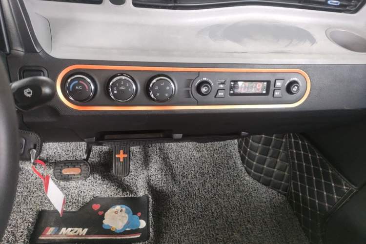 Used Wuling Hongguang MINIEV 2020 Enjoyment Model Lithium Iron Phosphate Audio And AC Panel