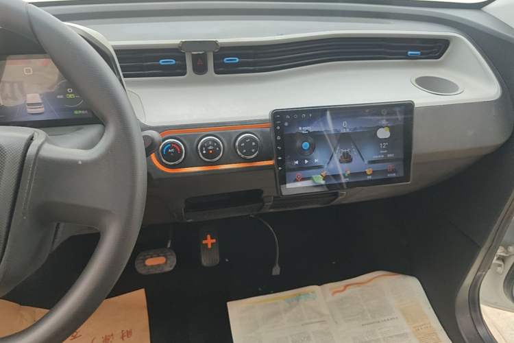 Used Wuling Hongguang MINIEV 2020 Enjoy Edition Lithium-Ion Battery Audio And AC Panel