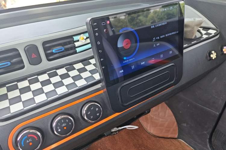 Used Wuling Hongguang MINIEV 2020 Enjoyment Model Lithium Iron Phosphate Audio And AC Panel