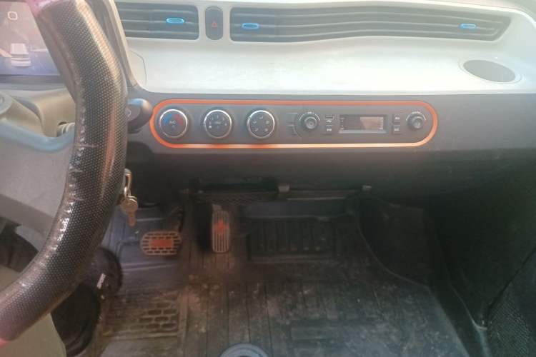 Used Wuling Hongguang MINIEV 2020 Enjoyment Model Lithium Iron Phosphate Audio And AC Panel