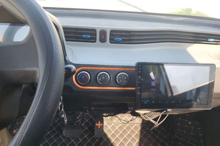 Used Wuling Hongguang MINIEV 2020 Enjoy Edition Lithium-Ion Battery Audio And AC Panel