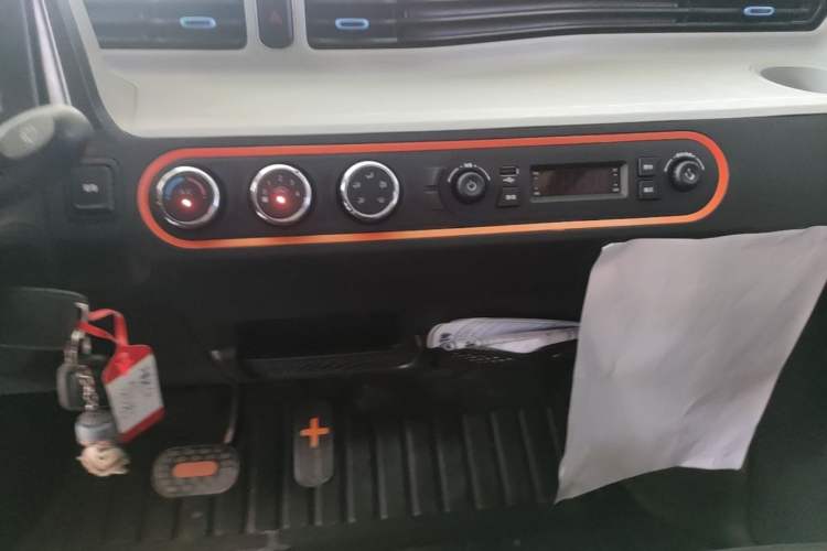 Used Wuling Hongguang MINIEV 2020 Enjoyment Model Lithium Iron Phosphate Audio And AC Panel