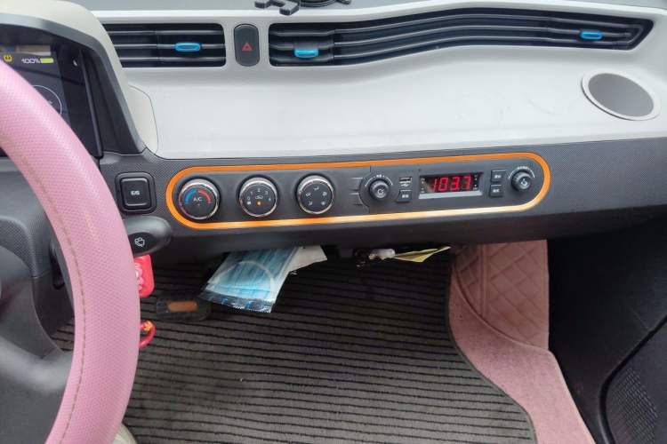 Used Wuling Hongguang MINIEV 2020 Enjoyment Model Lithium Iron Phosphate Audio And AC Panel