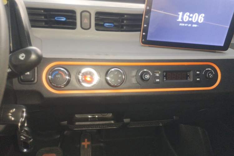 Used Wuling Hongguang MINIEV 2020 Enjoyment Model Lithium Iron Phosphate Audio And AC Panel