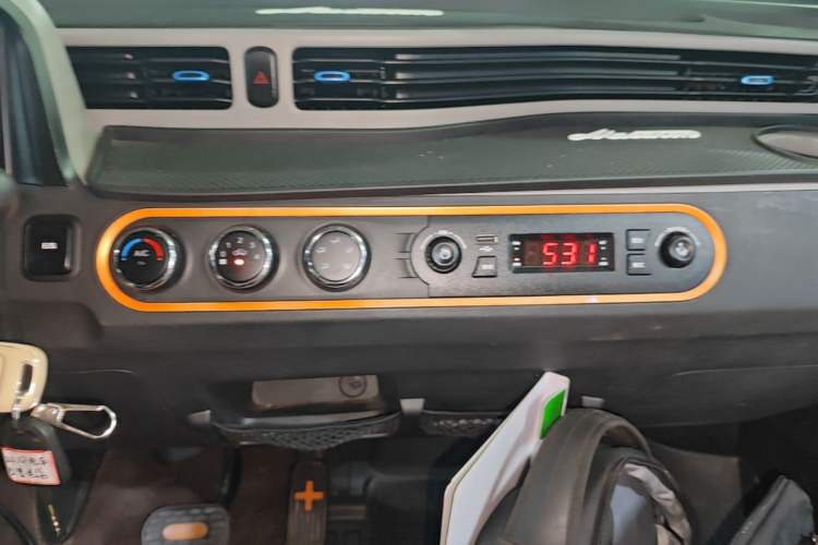 Used Wuling Hongguang MINIEV 2020 Enjoyment Model Lithium Iron Phosphate Audio And AC Panel