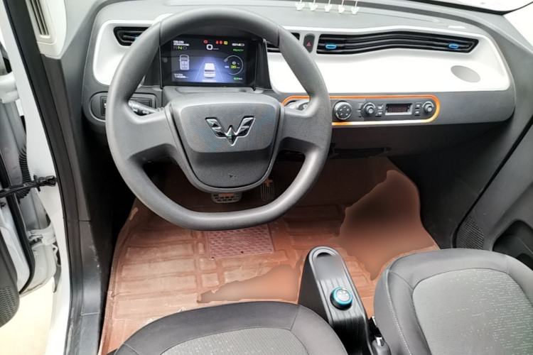 Used Wuling Hongguang MINIEV 2020 Enjoyment Model Lithium Iron Phosphate Center Console