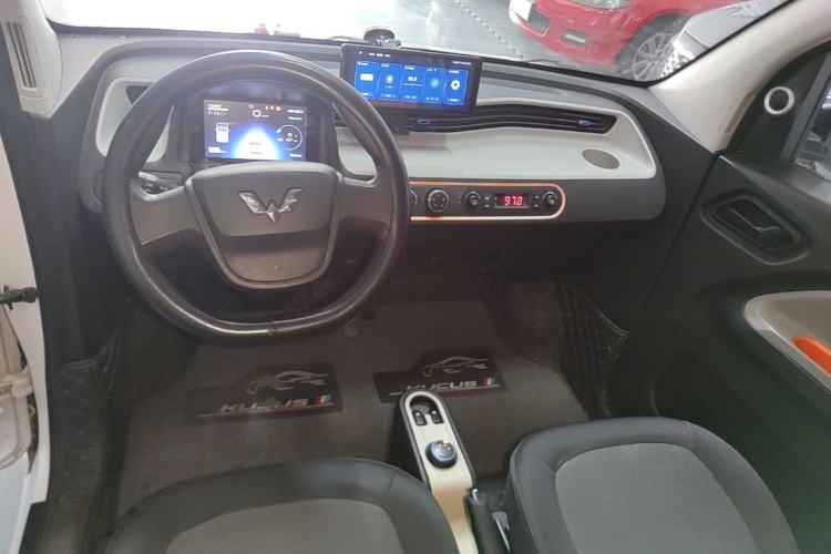 Used Wuling Hongguang MINIEV 2020 Freedom Version Lithium Iron Phosphate Center Console