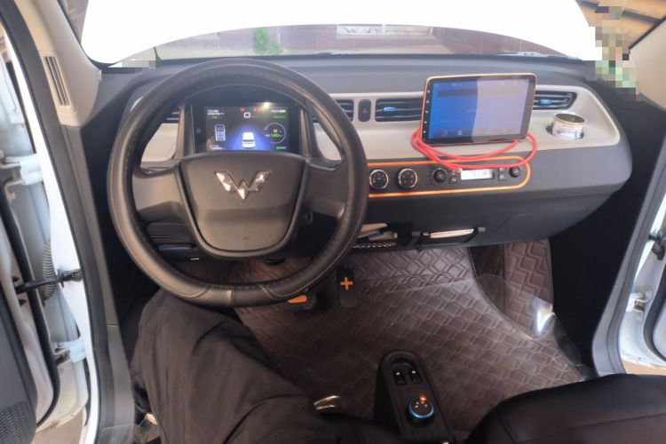 Used Wuling Hongguang MINIEV 2020 Freedom Version Lithium Iron Phosphate Center Console