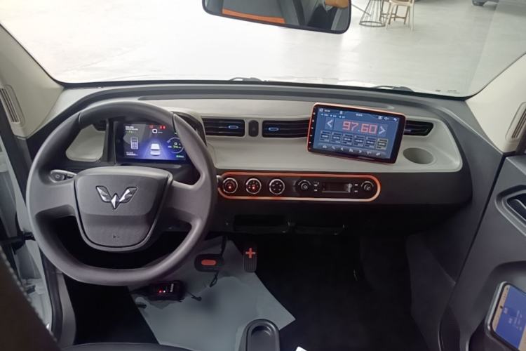 Used Wuling Hongguang MINIEV 2020 Enjoyment Model Lithium Iron Phosphate Center Console
