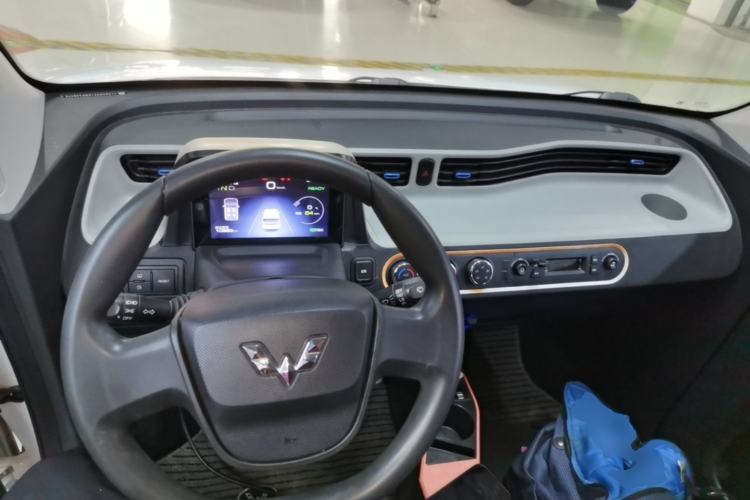 Used Wuling Hongguang MINIEV 2020 Freedom Version Lithium Iron Phosphate Center Console