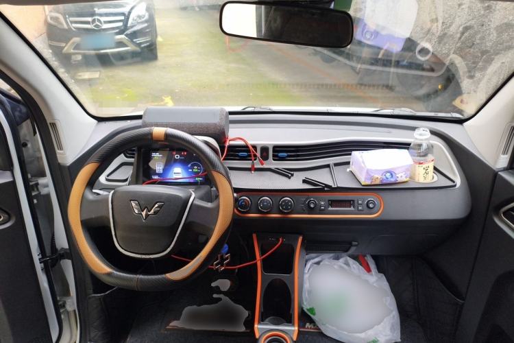 Used Wuling Hongguang MINIEV 2020 Enjoyment Model Lithium Iron Phosphate Center Console