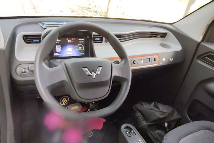 Used Wuling Hongguang MINIEV 2020 Freedom Version Lithium Iron Phosphate Center Console