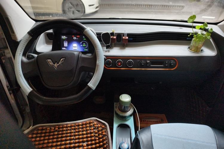 Used Wuling Hongguang MINIEV 2020 Zizai Version Lithium-NMC Center Console
