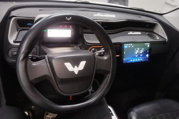 Used Wuling Hongguang MINIEV 2020 Easy Version Lithium-Ion Battery Center Console