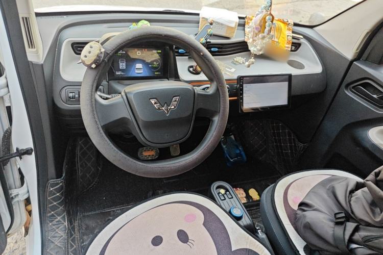 Used Wuling Hongguang MINIEV 2020 Zizai Version Lithium-NMC Center Console