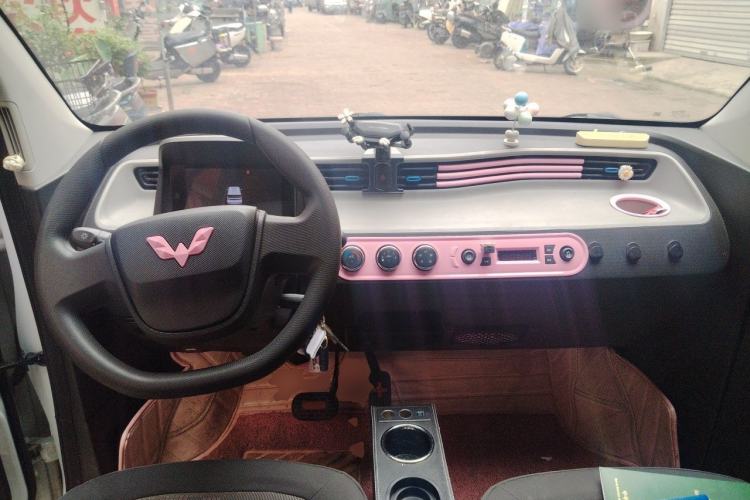 Used Wuling Hongguang MINIEV 2020 Enjoyment Model Lithium Iron Phosphate Center Console