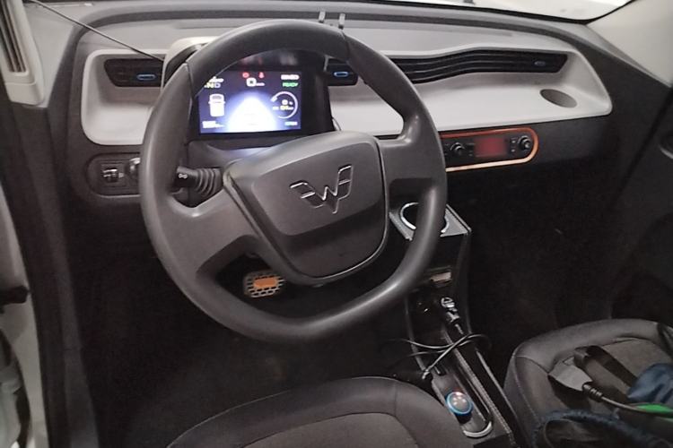 Used Wuling Hongguang MINIEV 2020 Enjoyment Model Lithium Iron Phosphate Center Console