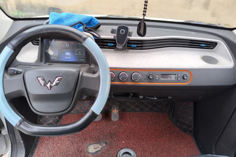 Used Wuling Hongguang MINIEV 2020 Enjoy Edition Lithium-Ion Battery Center Console
