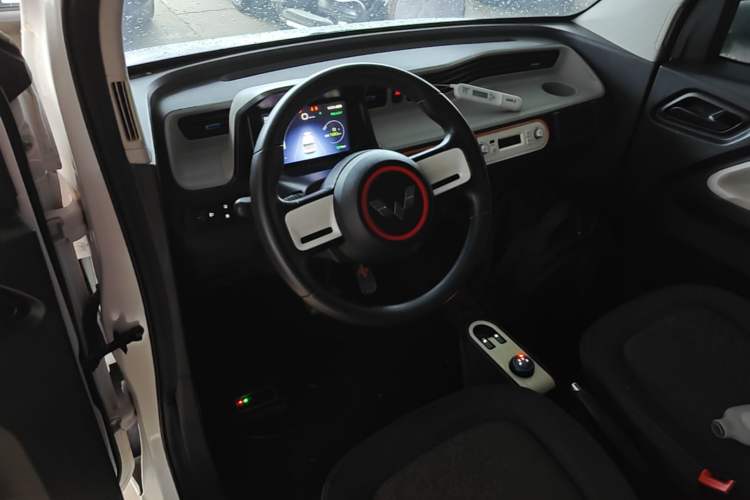 Used Wuling Hongguang MINIEV 2020 Freedom Version Lithium Iron Phosphate Center Console